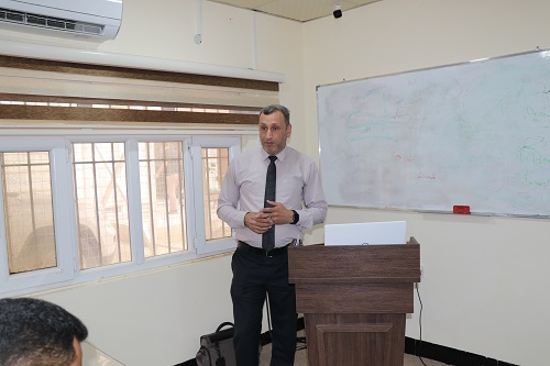 the lecture of the financial skills course 