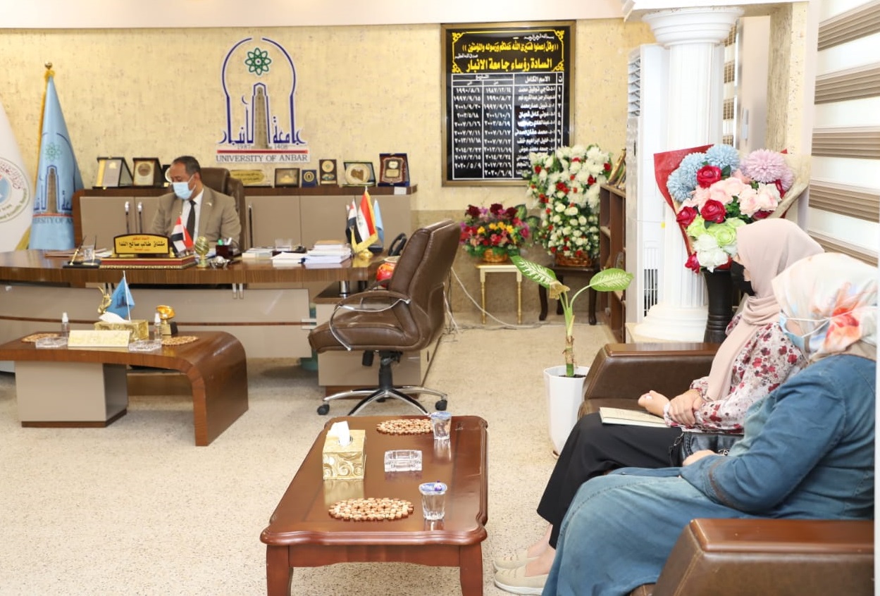 رئيس جامعة الأنبار يلتقي لجنة شؤون المرأة الجامعية 