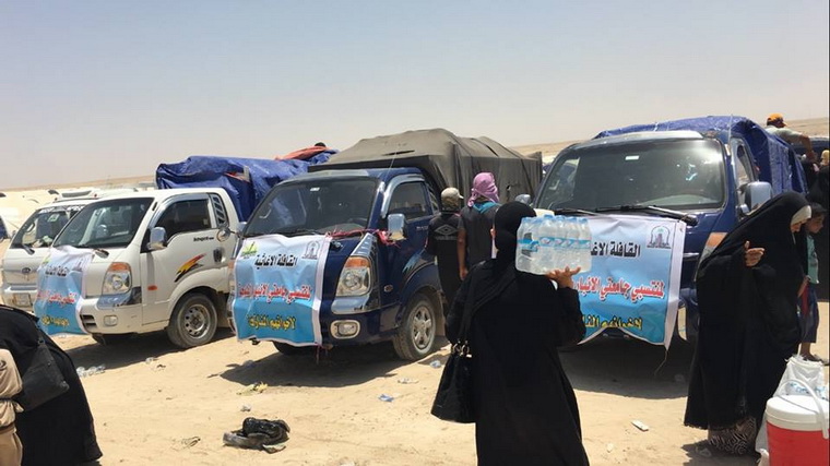 لجان الإغاثة المركزية في جامعتي الأنبار والفلوجة توزع ألف سلة غذائية في مخيمات النازحين  