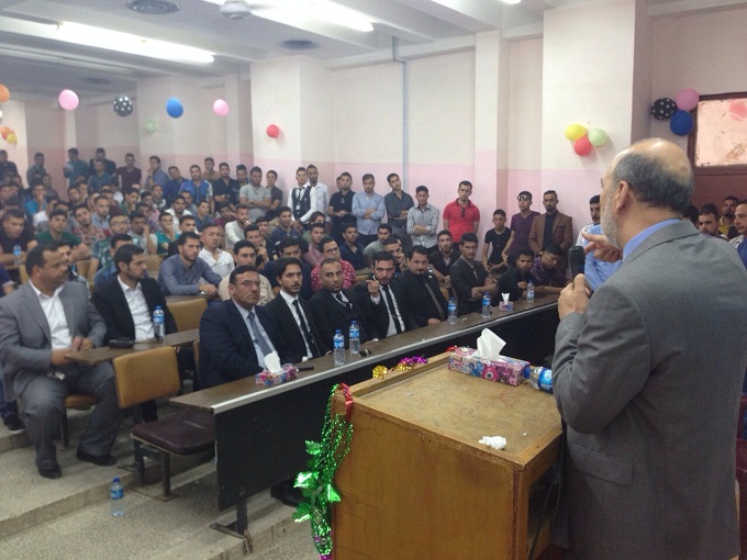 رئيس جامعة الانبار يحضر مهرجان الشعر الشعبي لطلبة الجامعة