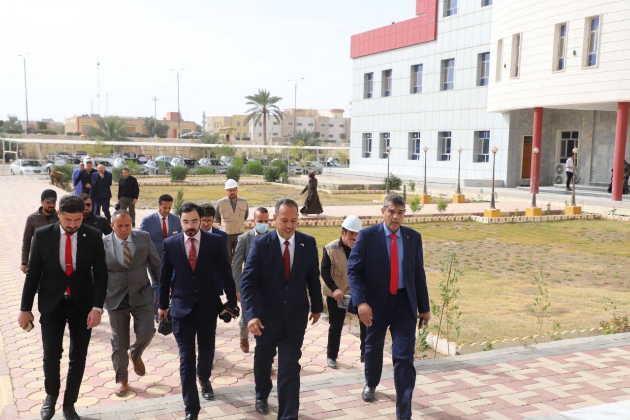 The President of the University inaugurates the scientific laboratories in our college