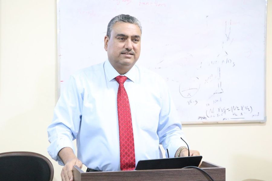 الاستاذ الدكتور احمد حميد عبيد
