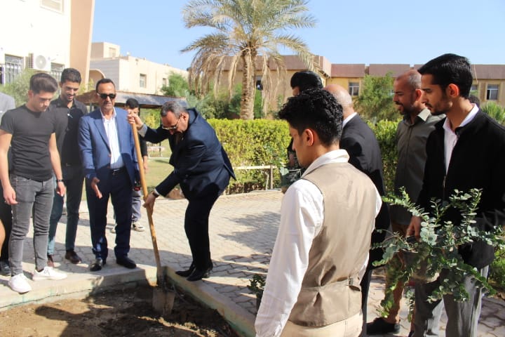   استمرار حملة جامعة الانبار واحة خضراء