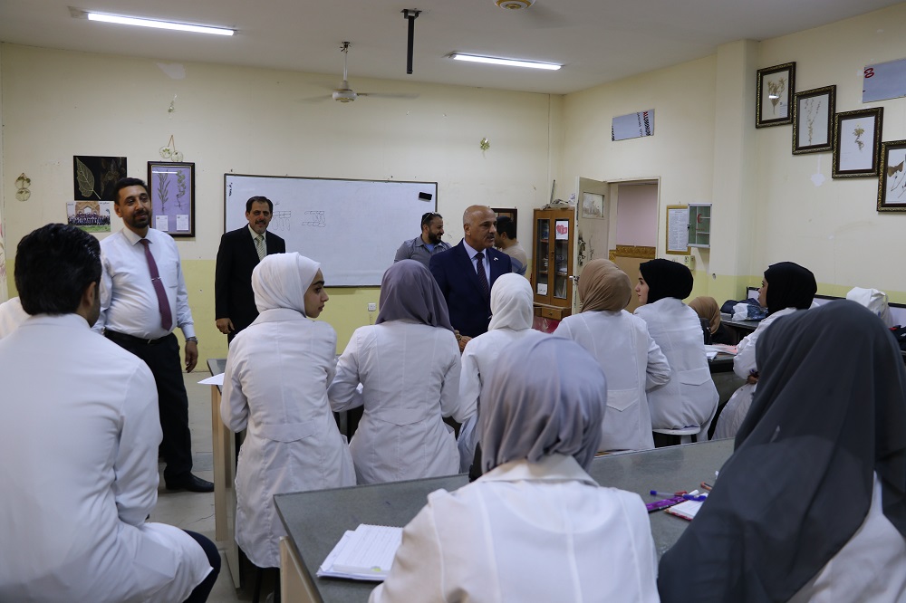 Vice-President for Scientific Affairs visits the College of Science