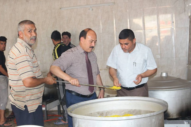 جامعة الانيار تقدم وجبة غذاء لطلبة الأقسام الداخلية خلال الامتحانات 