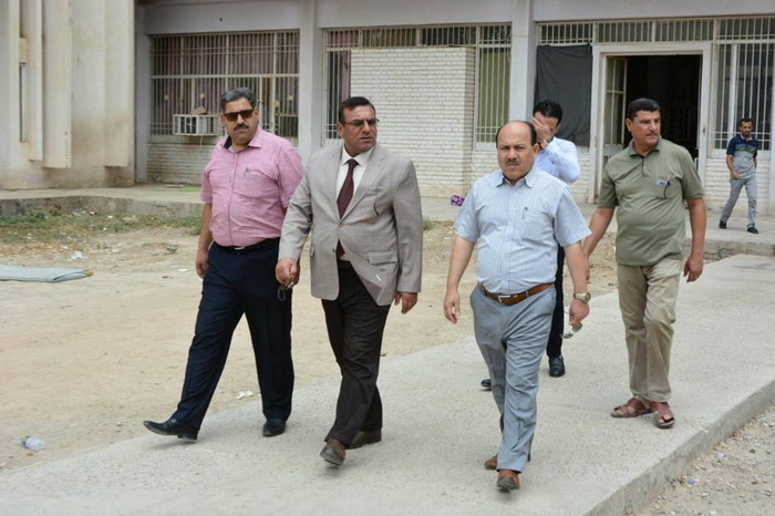 The Assistant of President of Administrative Affairs inspected the completion of third shift of the transfer of university furniture 